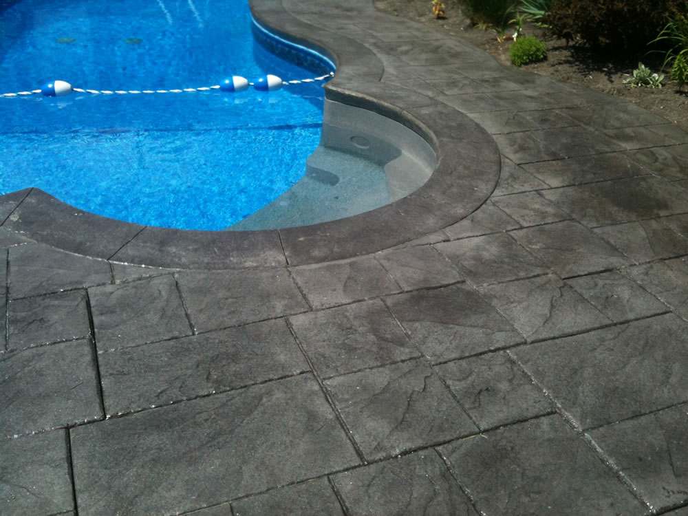 piscine beton estampe